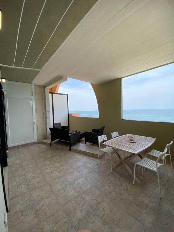 Fronte Mare By Apulia Accommodation Bari Exterior photo