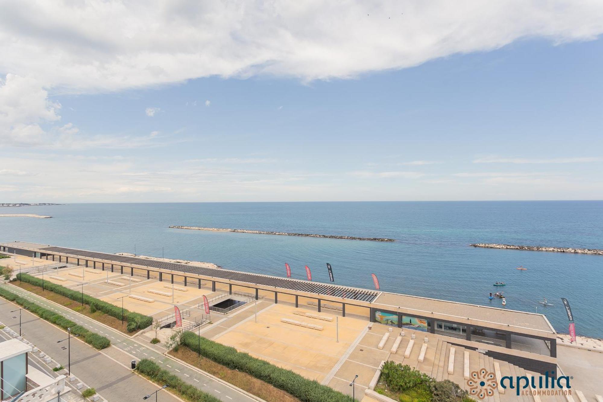 Fronte Mare By Apulia Accommodation Bari Exterior photo